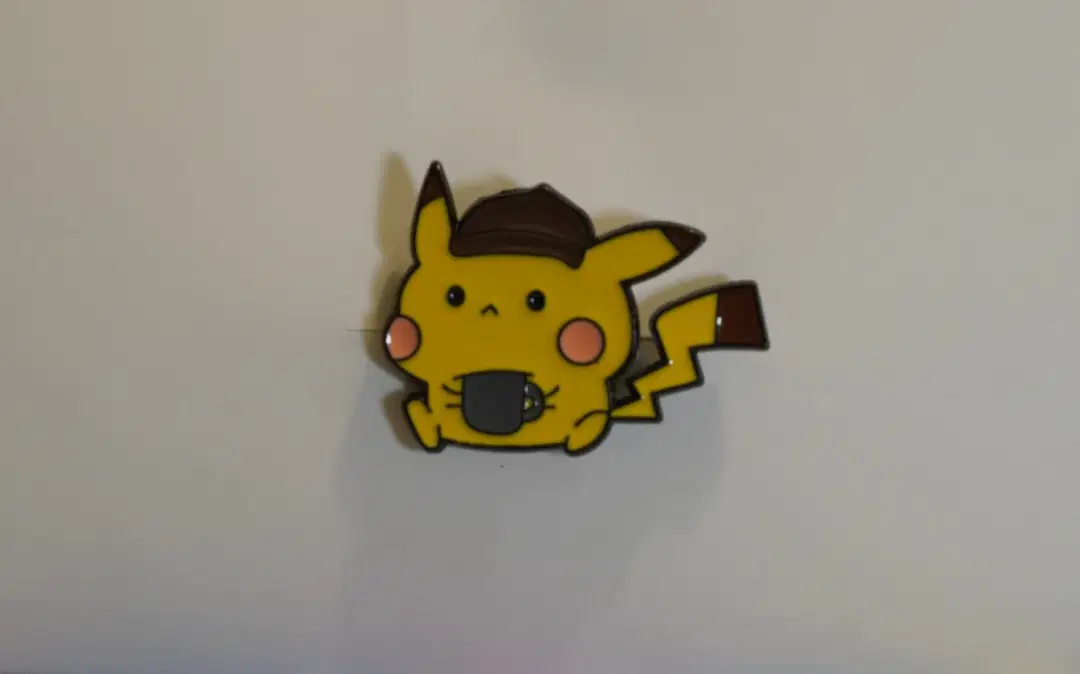 Detective Pikachu with mug Pin Badge